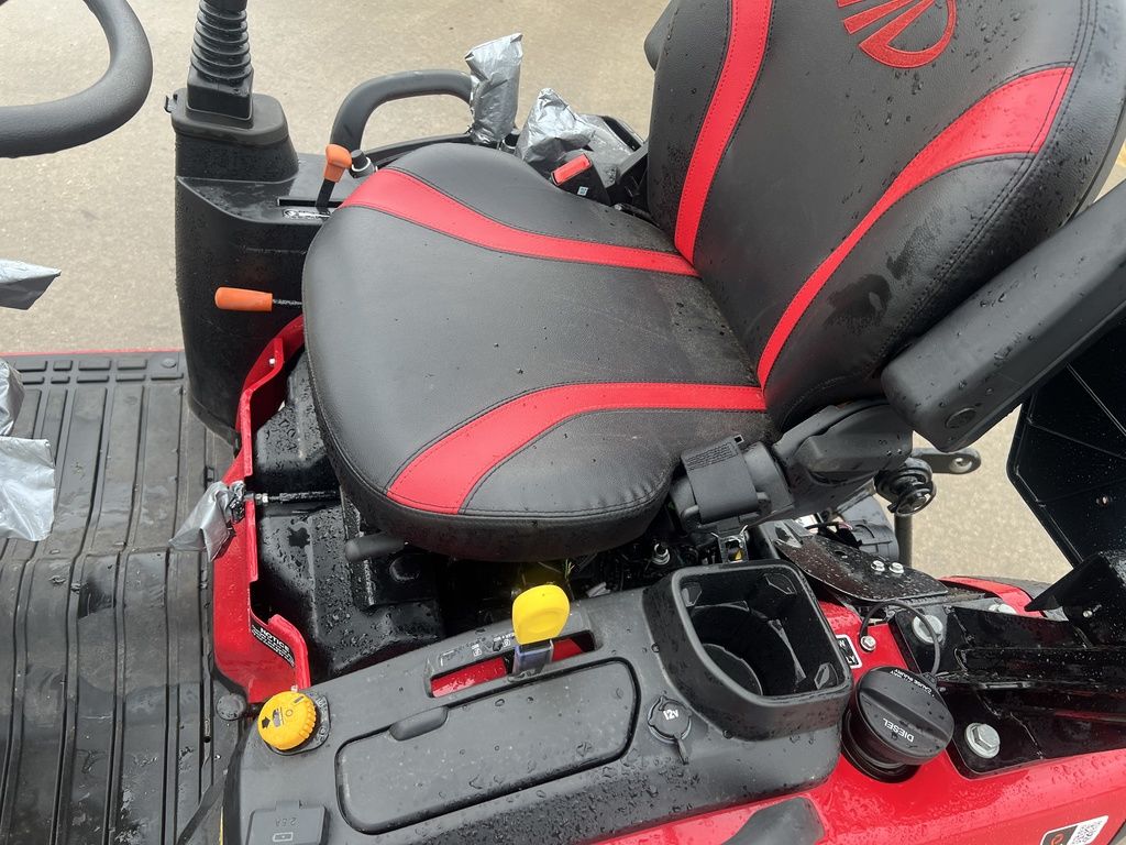 Photo of 2024 MAHINDRA TRACTORS 11264FHIL 1126 HST 4WD in Adkins, TX - 32,  MAHINDRA TRACTORS 11264FHIL 1126 HST 4WD:040304