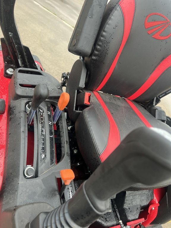 Photo of 2024 MAHINDRA TRACTORS 11264FHIL 1126 HST 4WD in Adkins, TX - 39,  MAHINDRA TRACTORS 11264FHIL 1126 HST 4WD:040304