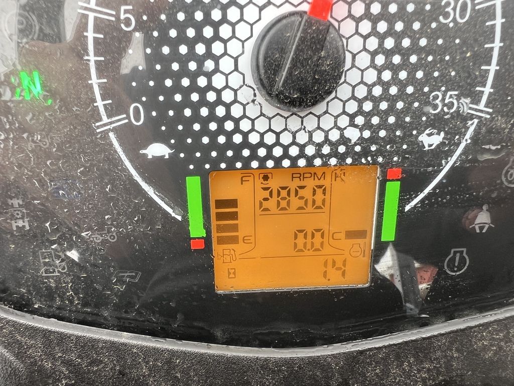 Photo of 2024 MAHINDRA TRACTORS 11264FHIL 1126 HST 4WD in Adkins, TX - 46,  MAHINDRA TRACTORS 11264FHIL 1126 HST 4WD:040304