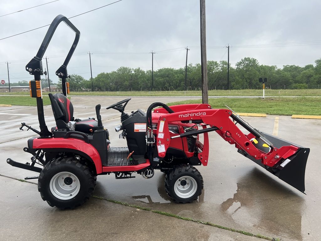 Photo of 2024 MAHINDRA TRACTORS 11264FHIL 1126 HST 4WD in Adkins, TX - 35,  MAHINDRA TRACTORS 11264FHIL 1126 HST 4WD:040304