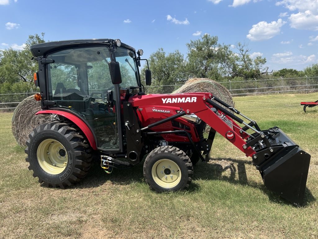 YANMAR TRACTOR YT235VXHIC-T YT235C HST CAB IND TIRES LDR:040757