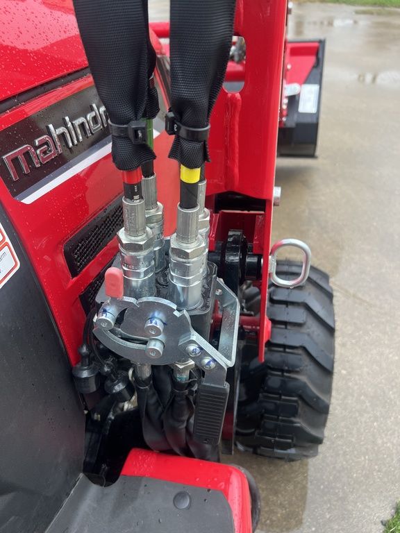 Photo of 2024 MAHINDRA TRACTORS 11264FHIL 1126 HST 4WD in Adkins, TX - 43,  MAHINDRA TRACTORS 11264FHIL 1126 HST 4WD:040304